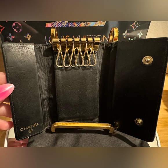 CHANEL 6 Ring Key Case - Picture 7 of 12